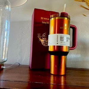 Stanley X Lainey Wilson Country Gold 40oz Tumbler New Gold Red